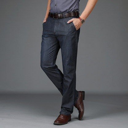 Jean Van Rekbaar Denim Met Een Klassieke Pasvorm Voor Mannen