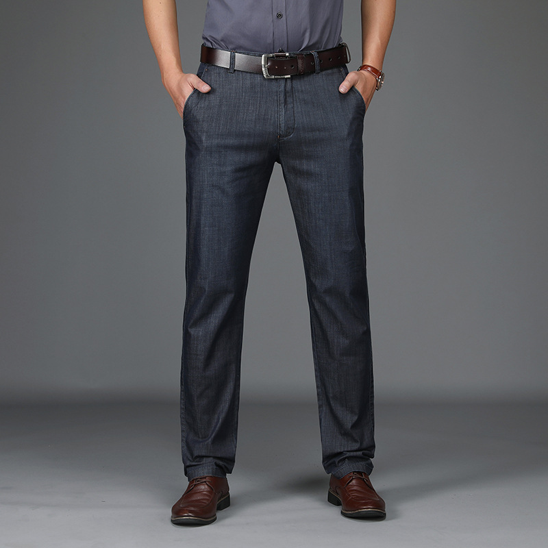 Jean Van Rekbaar Denim Met Een Klassieke Pasvorm Voor Mannen